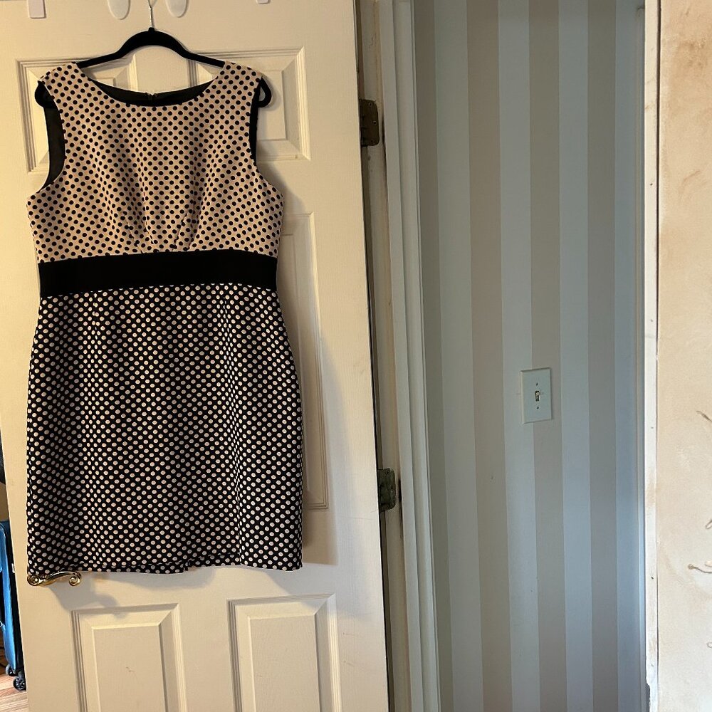 Tahari Reverse Polka Dot Cocktail dress, Size 16